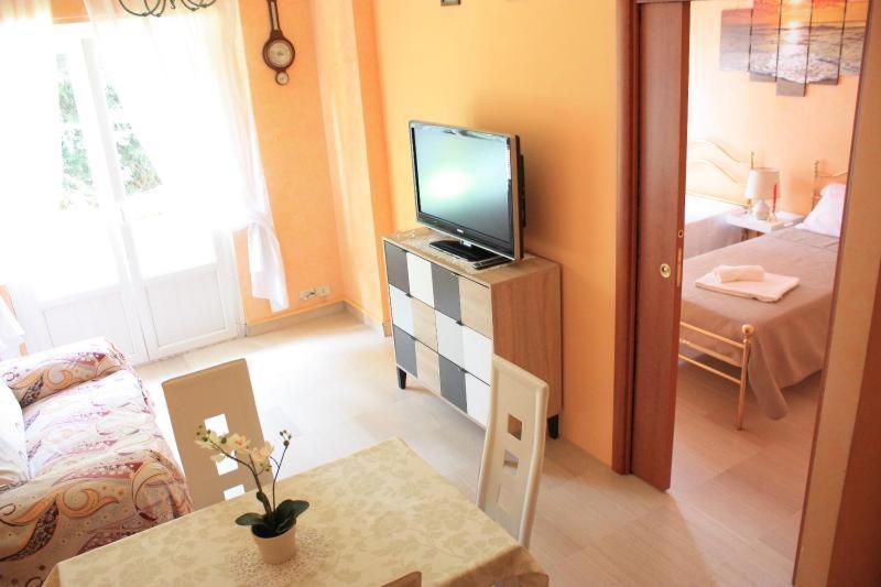 רומא Apartment At Colosseo With Terrace Overlooking The Garden By Lyon מראה חיצוני תמונה