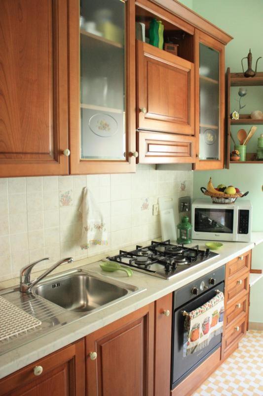 רומא Apartment At Colosseo With Terrace Overlooking The Garden By Lyon מראה חיצוני תמונה